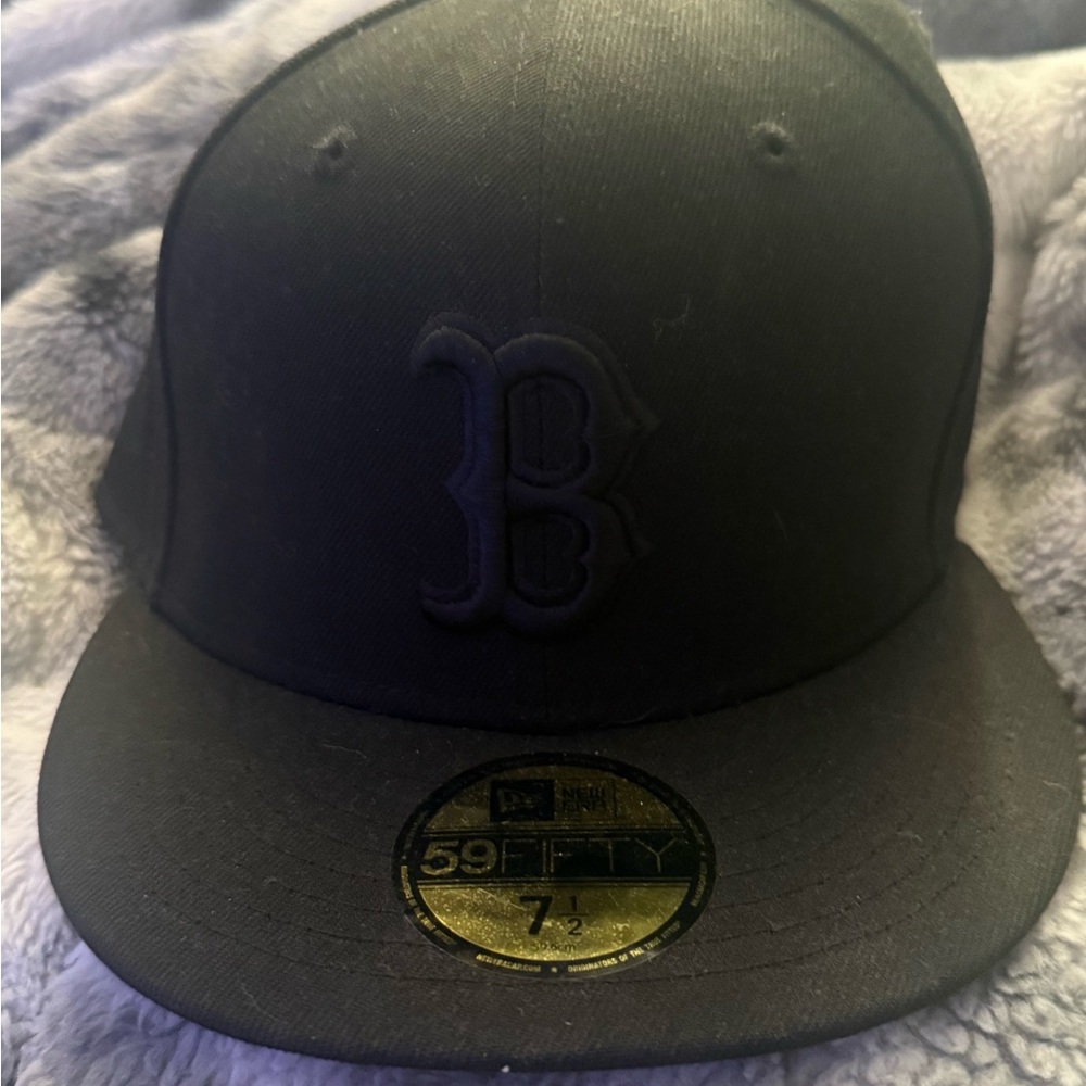 New Era 59FIFTY Black Boston Red Sox Cap - Size 7 1/2